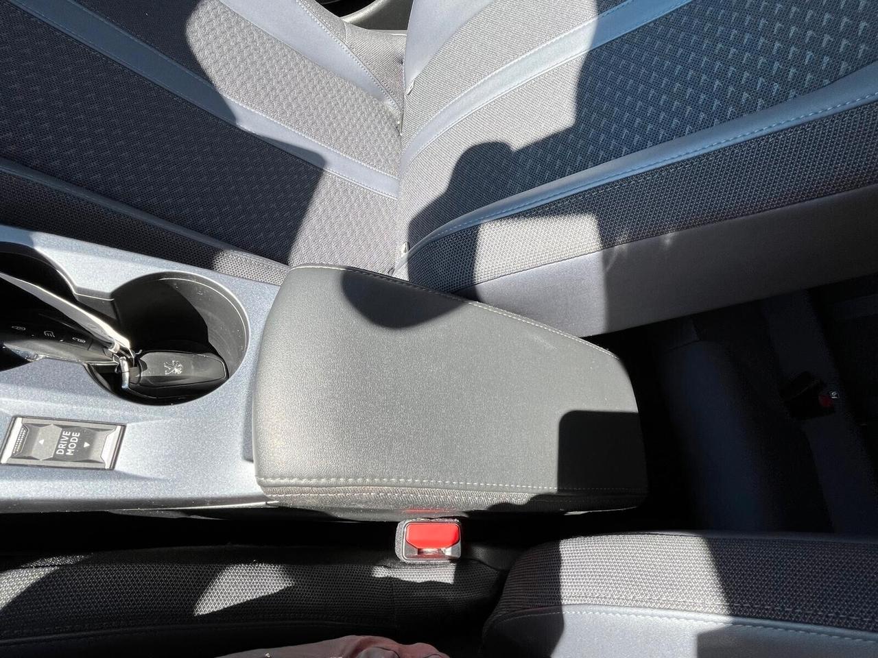 Peugeot 2008 BlueHDi 100 S&S Allure