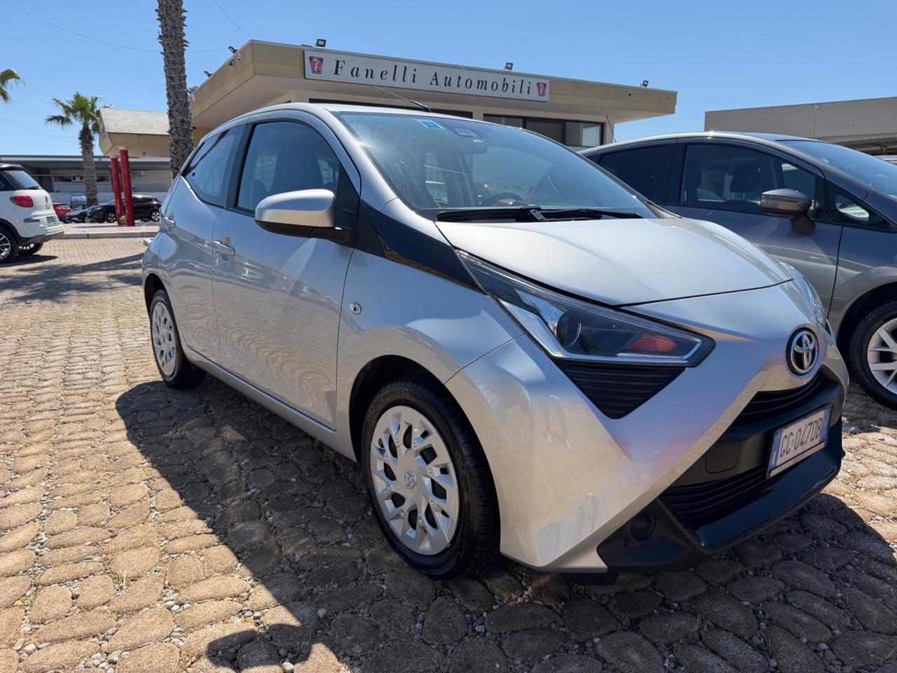 Toyota Aygo Connect 1.0 VVT-i 72 CV 5 porte x-play MMT