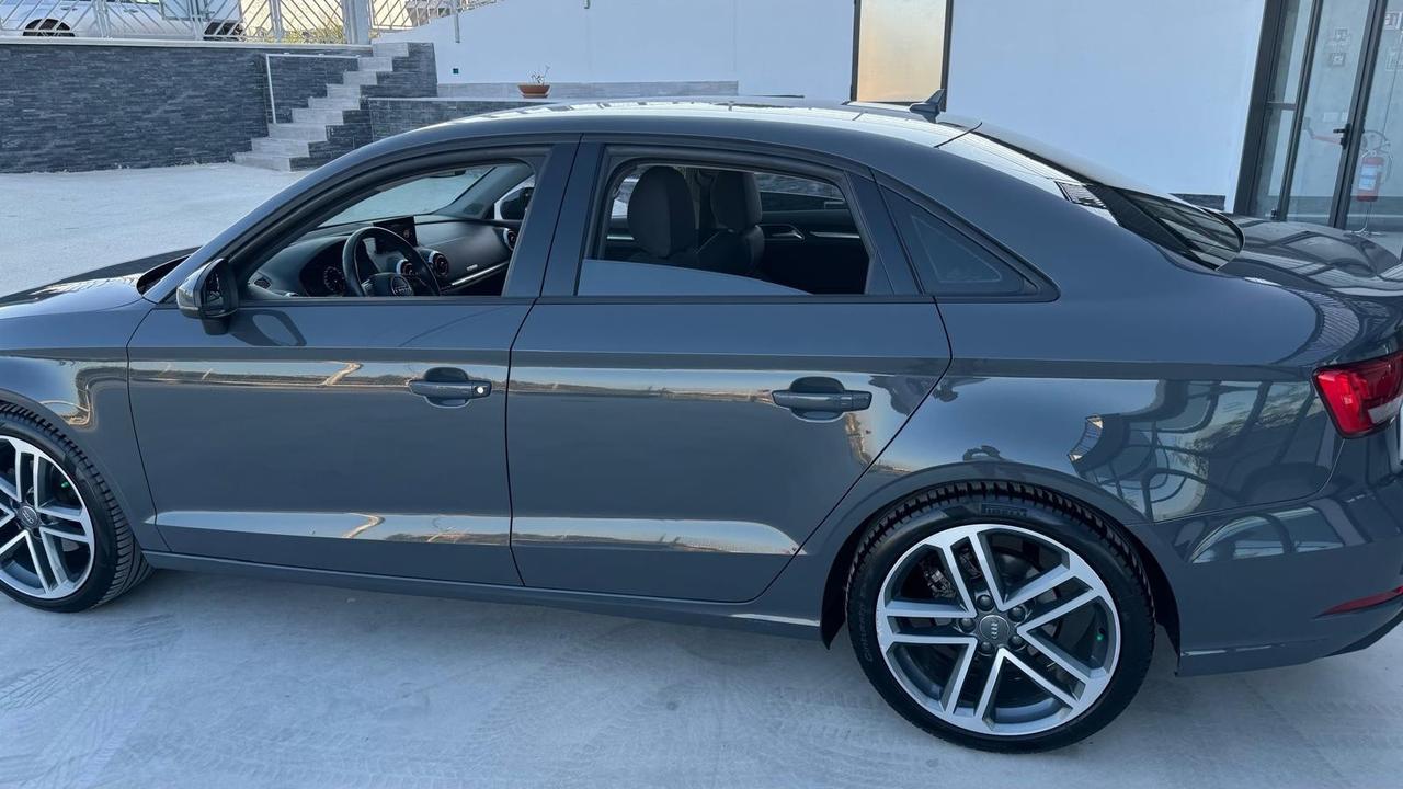 Audi A3 Sedan 1.6 TDI 116 CV S tronic Sport