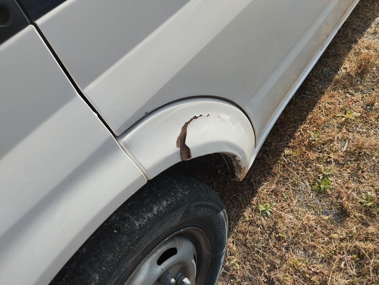 FORD TRANSIT 2.0D P.TA 755 KG