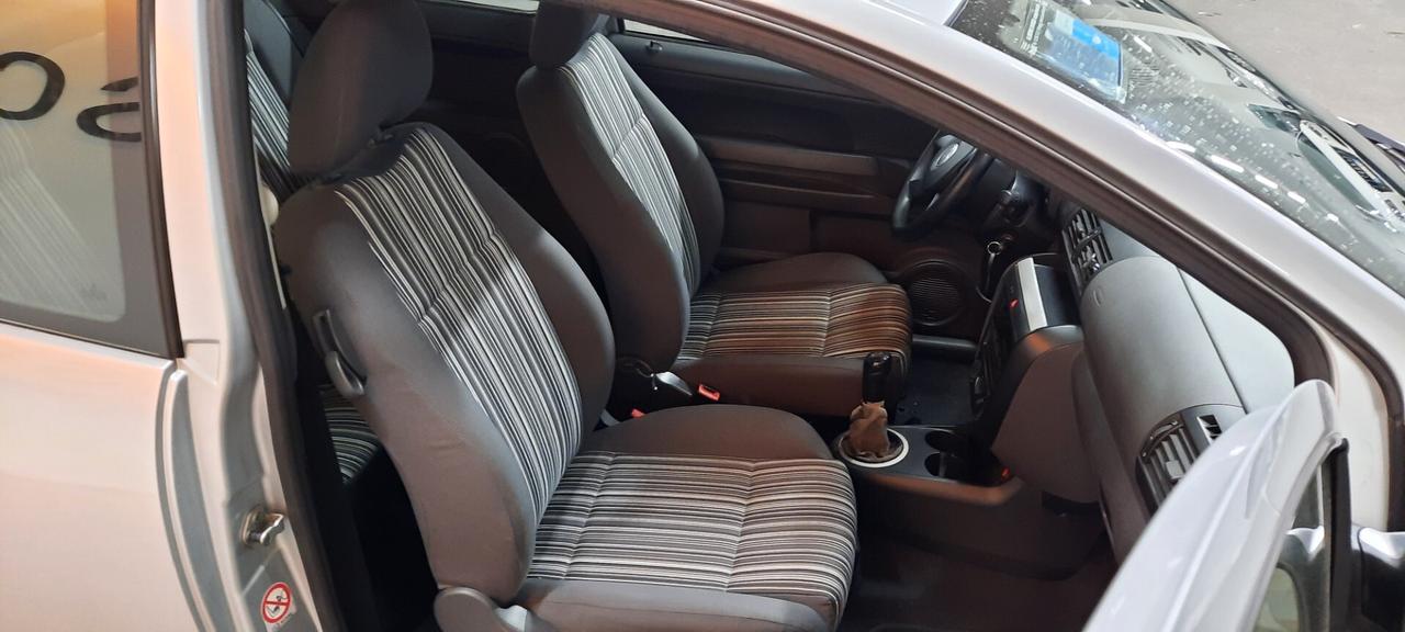 Volkswagen Fox 1.4 Sport BiFuel G