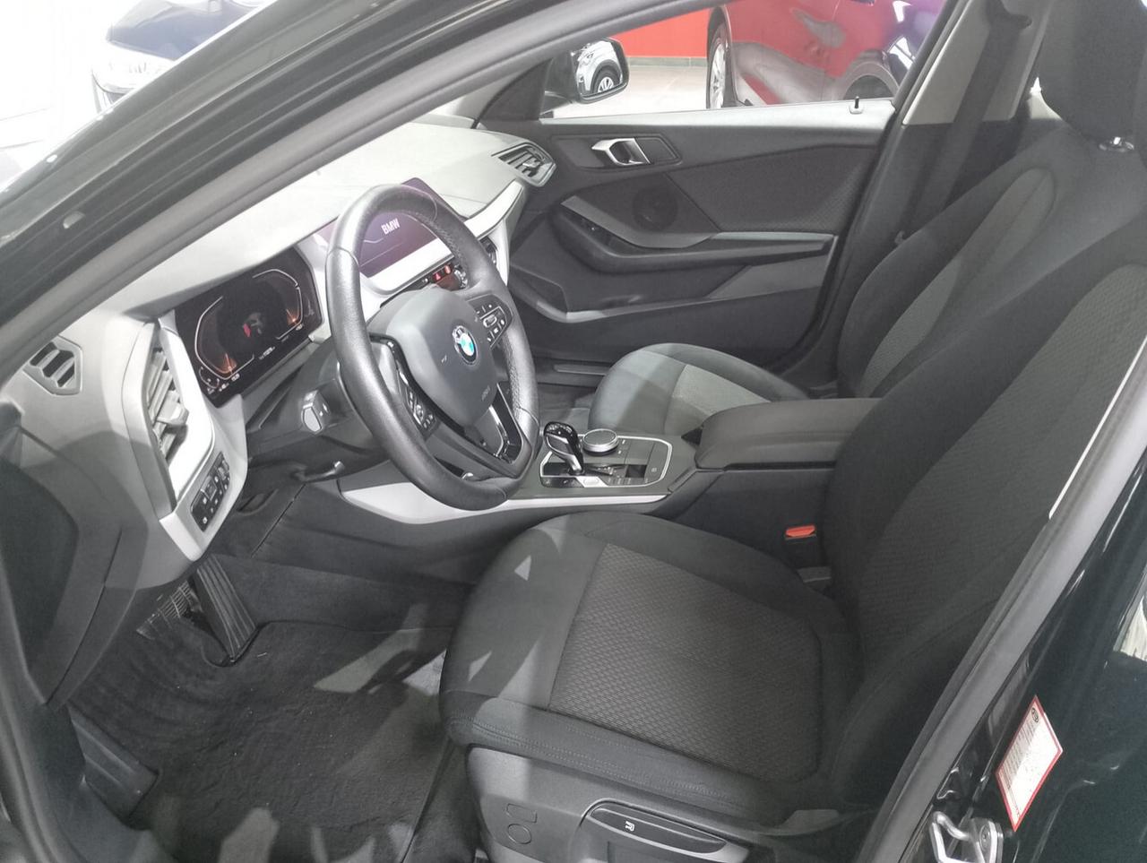 Bmw 116d 5p. Business Advantage