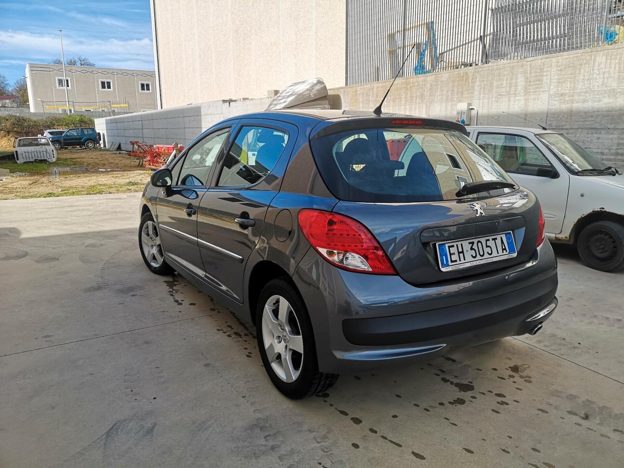 Peugeot 207 1.6 8V HDi 93CV 5p. Allure