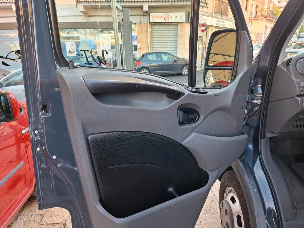 Iveco Daily 3.0-MATIC-CABINATO BOX