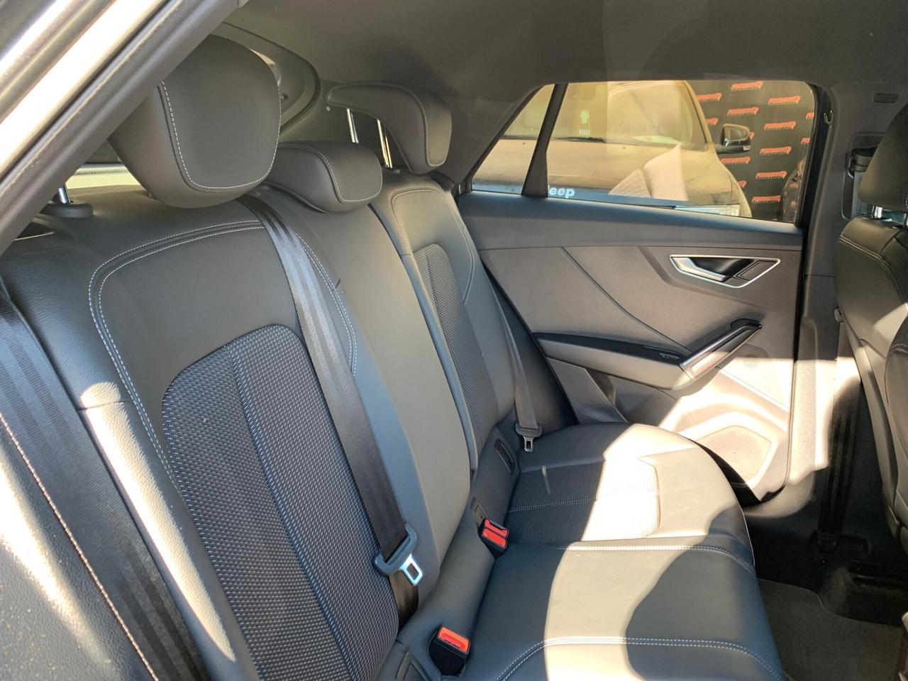 Audi Q2 30 TDI S tronic Identity Black