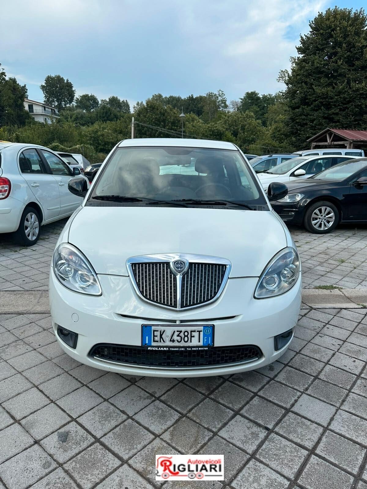 Lancia Ypsilon 1.3 MJT 75 CV Unyca