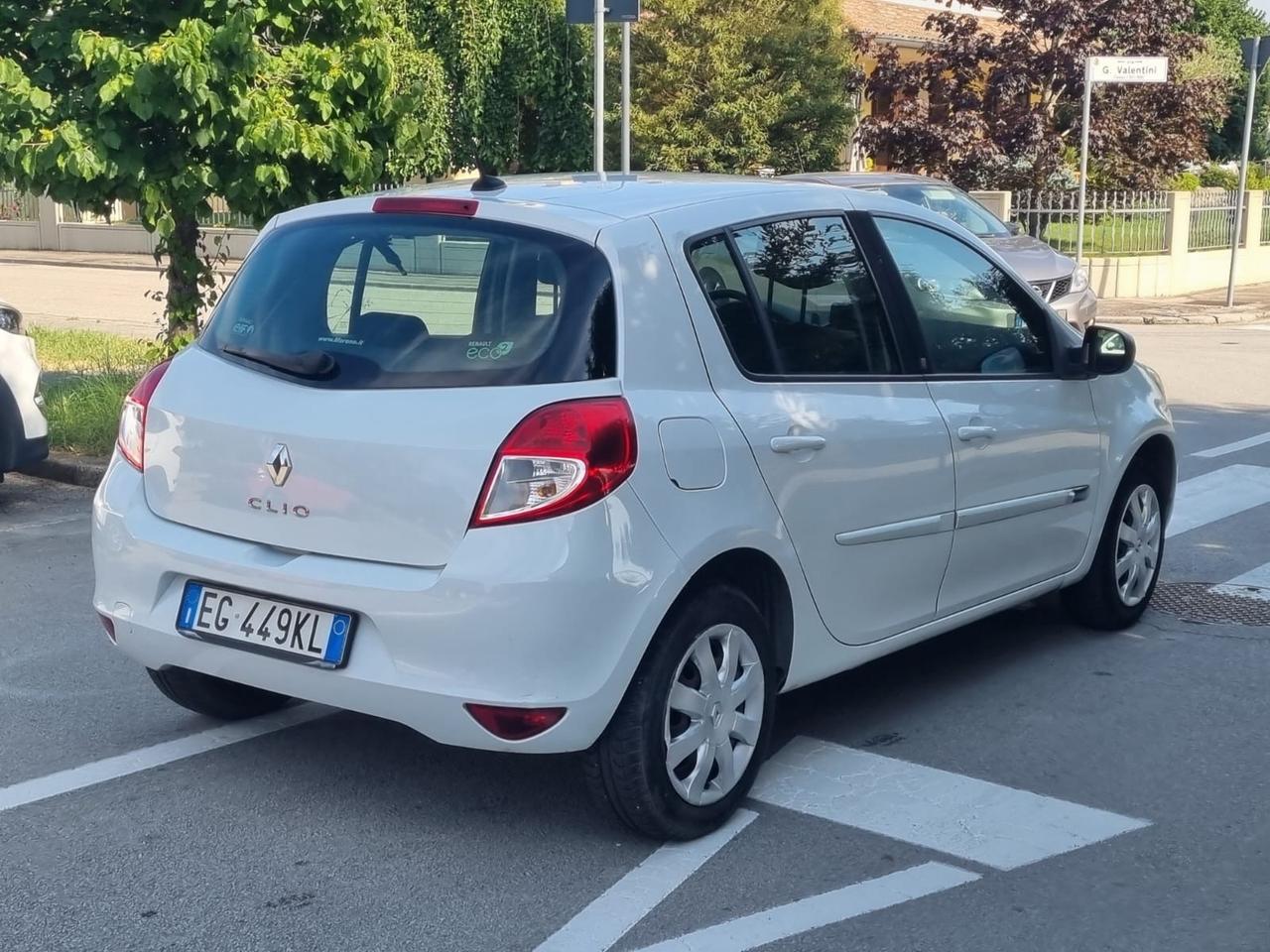 Renault Clio 1.2 16V 5 porte Dynamique