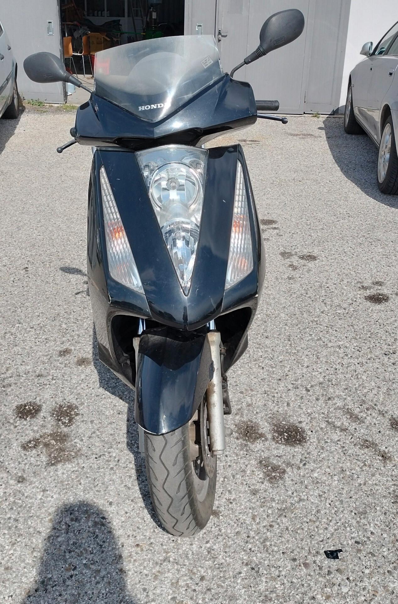 HONDA PANTHEON 150