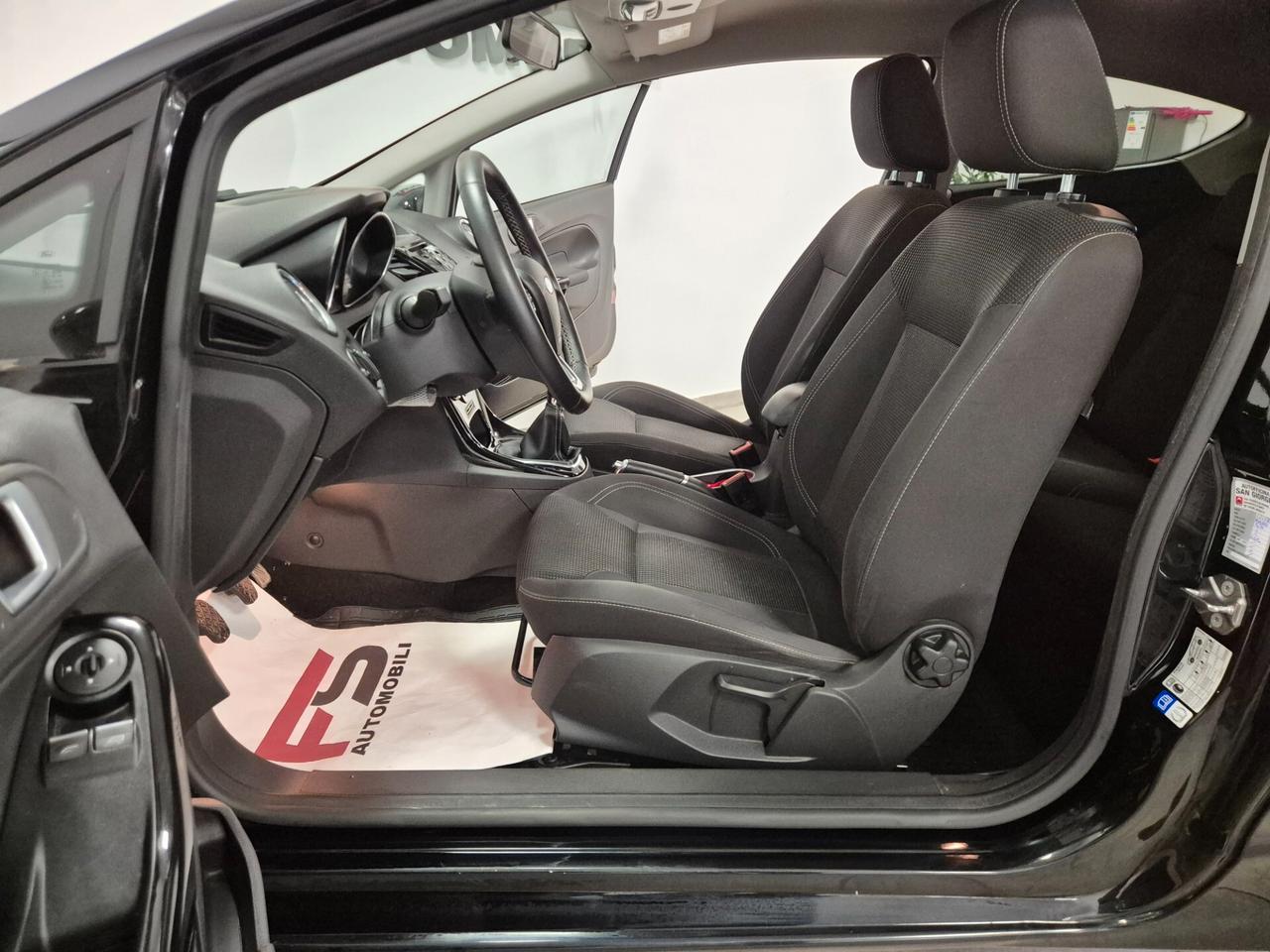 Ford Fiesta 1.4 - GPL Black & White Edition