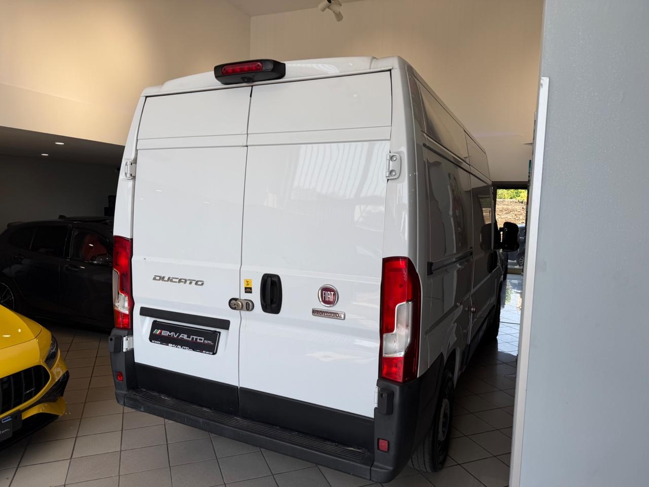 FIAT Ducato (4a serie) (2006) Ducato 33 2.2 Mjt 140CV PM-TM Furgone Vetrato (103 kw) Valore di listino: € 46800 Furgone + iva