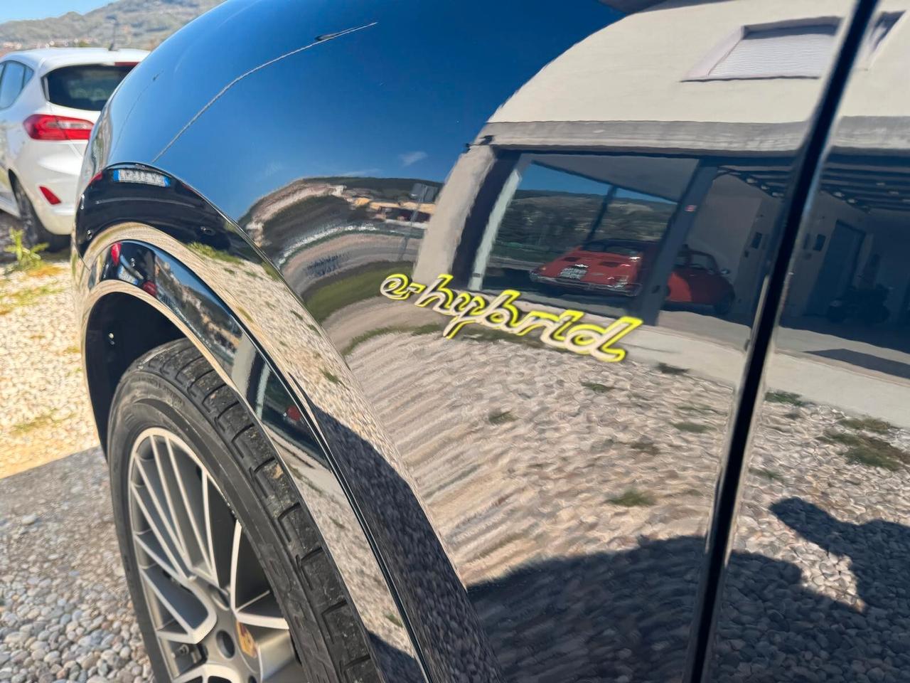 Porsche Cayenne Coupé 3.0 V6 E-Hybrid Platinum Edition