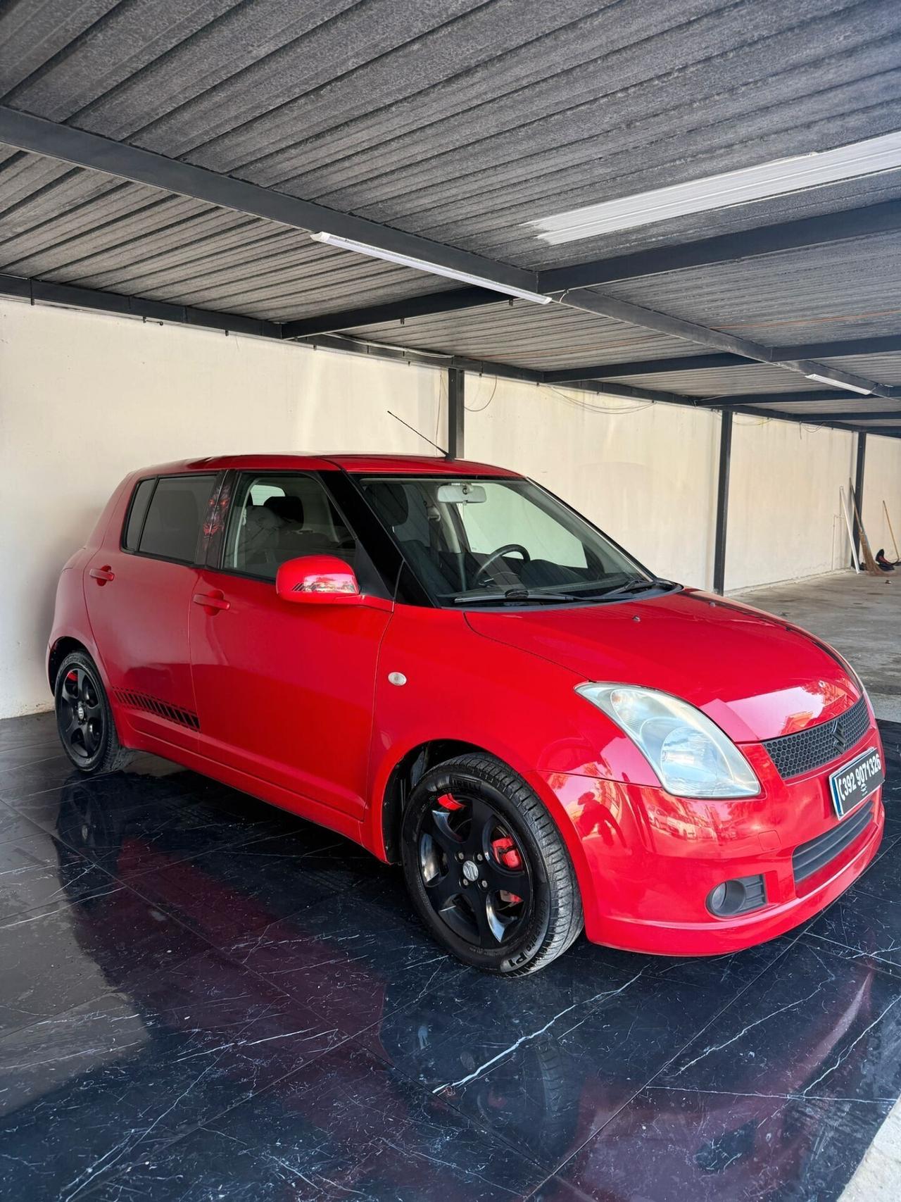 Suzuki Swift Sport Look – Benzina – Perfette Condizioni – Cerchi Neri – Occasione