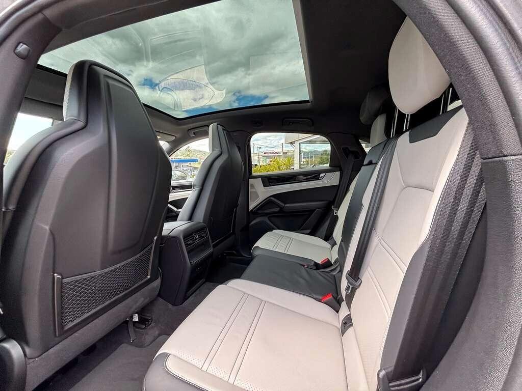 Porsche Cayenne Coupé 3.0 V6 2024/ Km 64.000 IVA ESPOSTA Tuo a solo 1.059 Euro al mese
