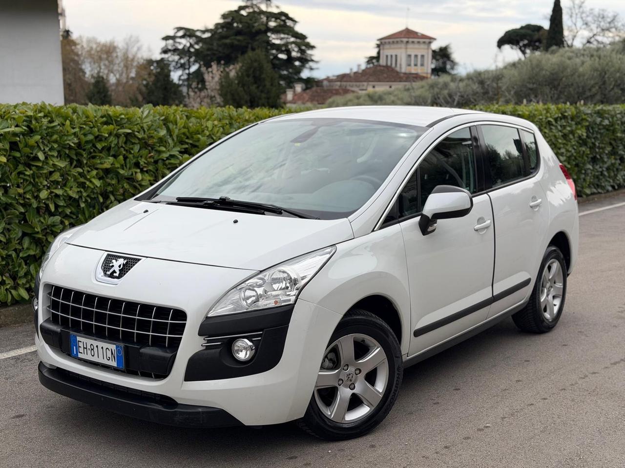 Peugeot 3008 1.6 HDi 112CV cambio robotizzato Tecno