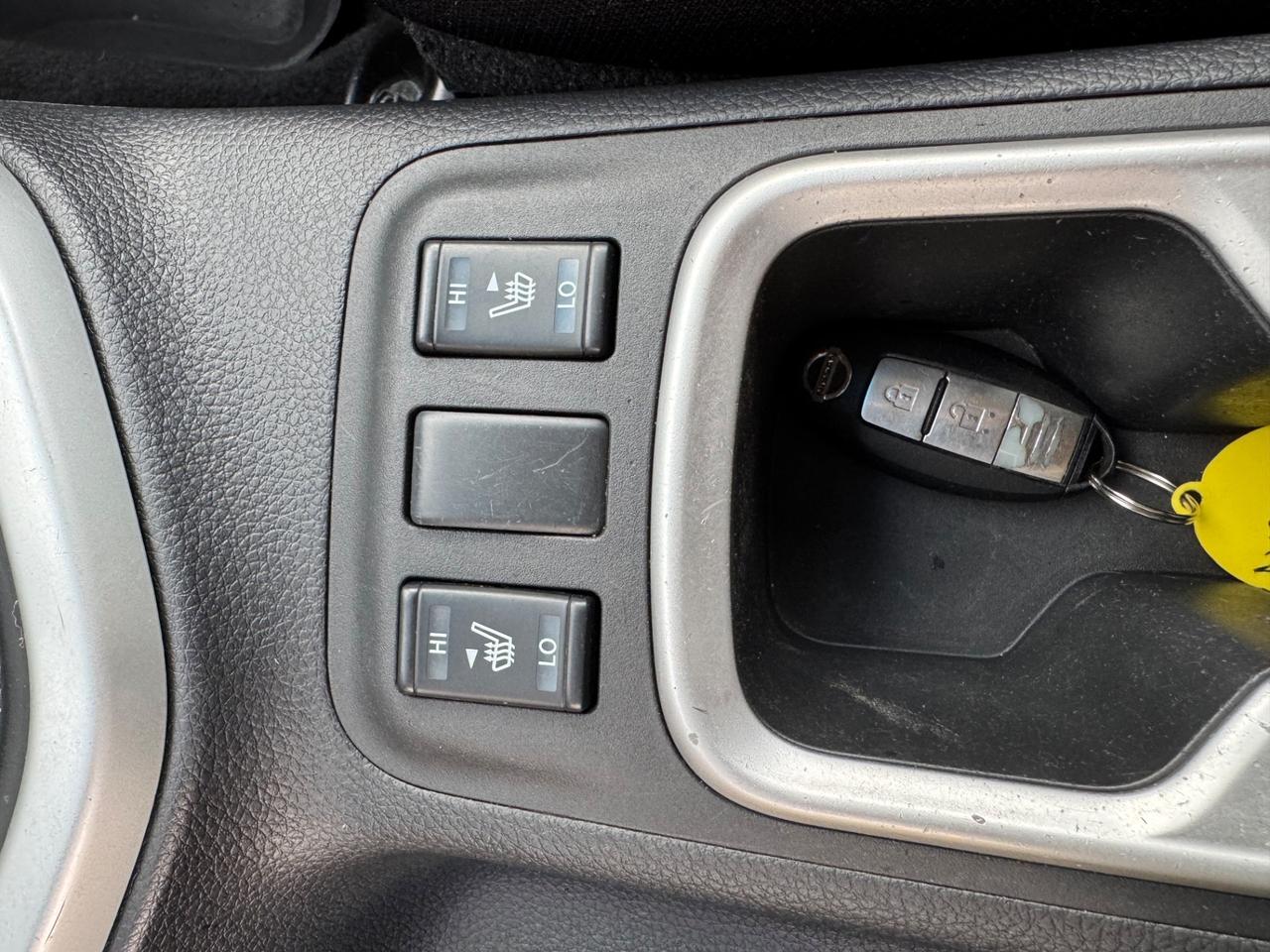 Nissan Navara 2.3 dCi 4WD King Cab N-Connecta, FULL