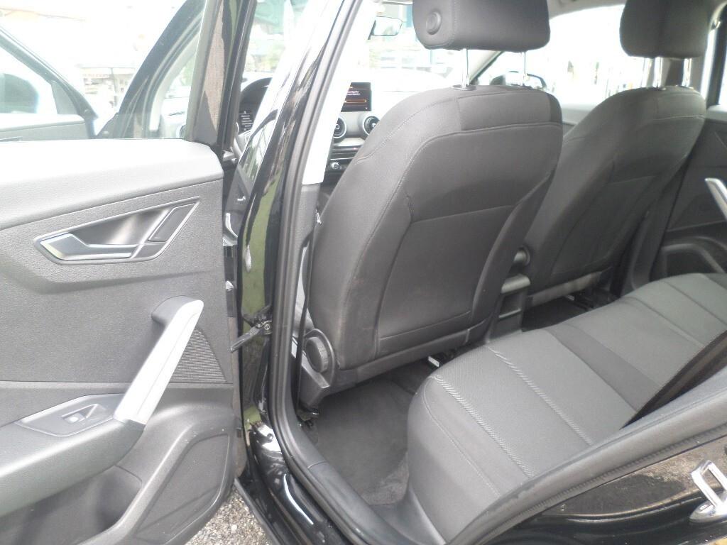 Audi Q2 30 TDI Business