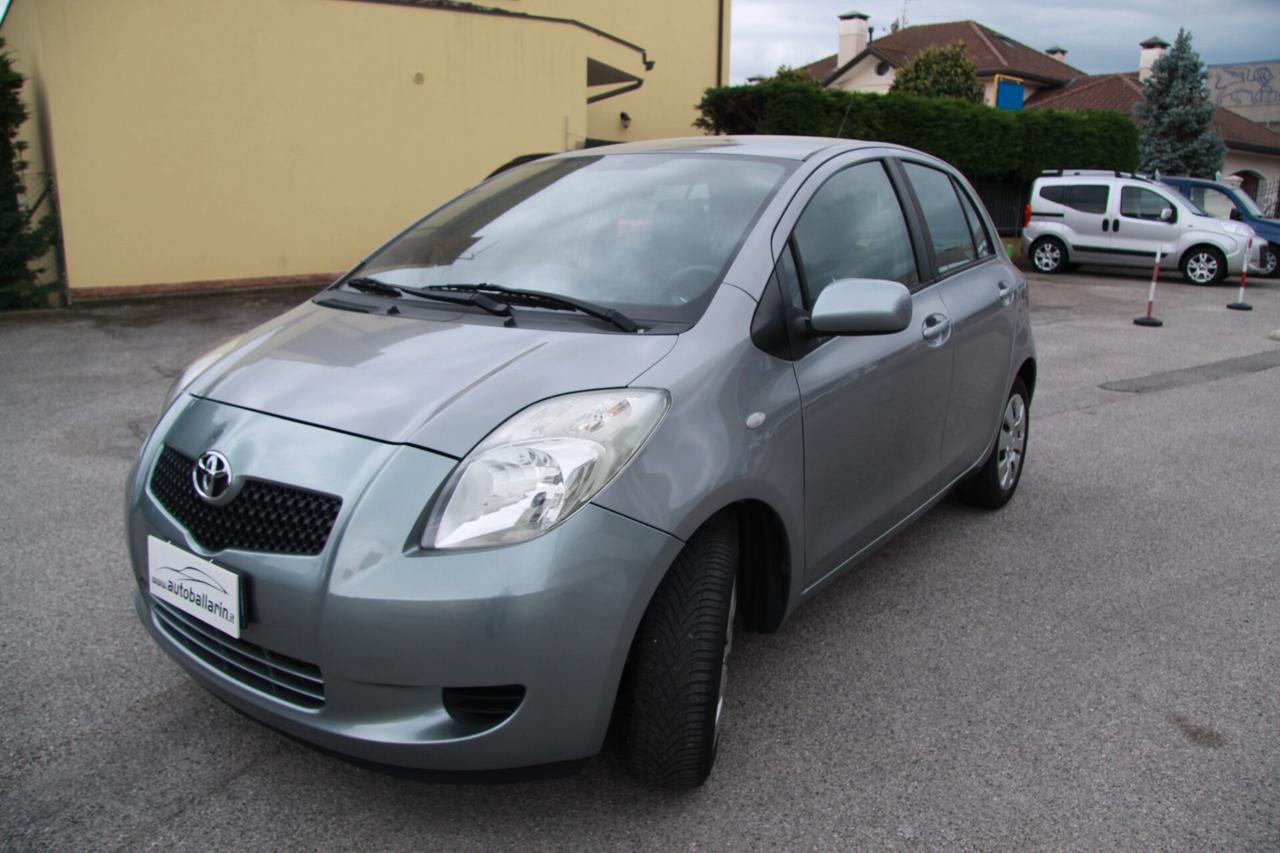 Toyota Yaris 1.0 5 porte