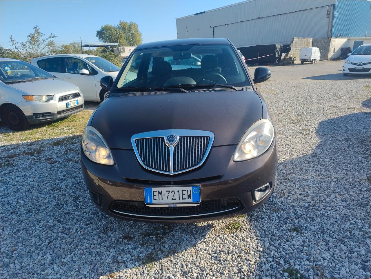 Lancia Ypsilon 1.2 69 CV Platinum