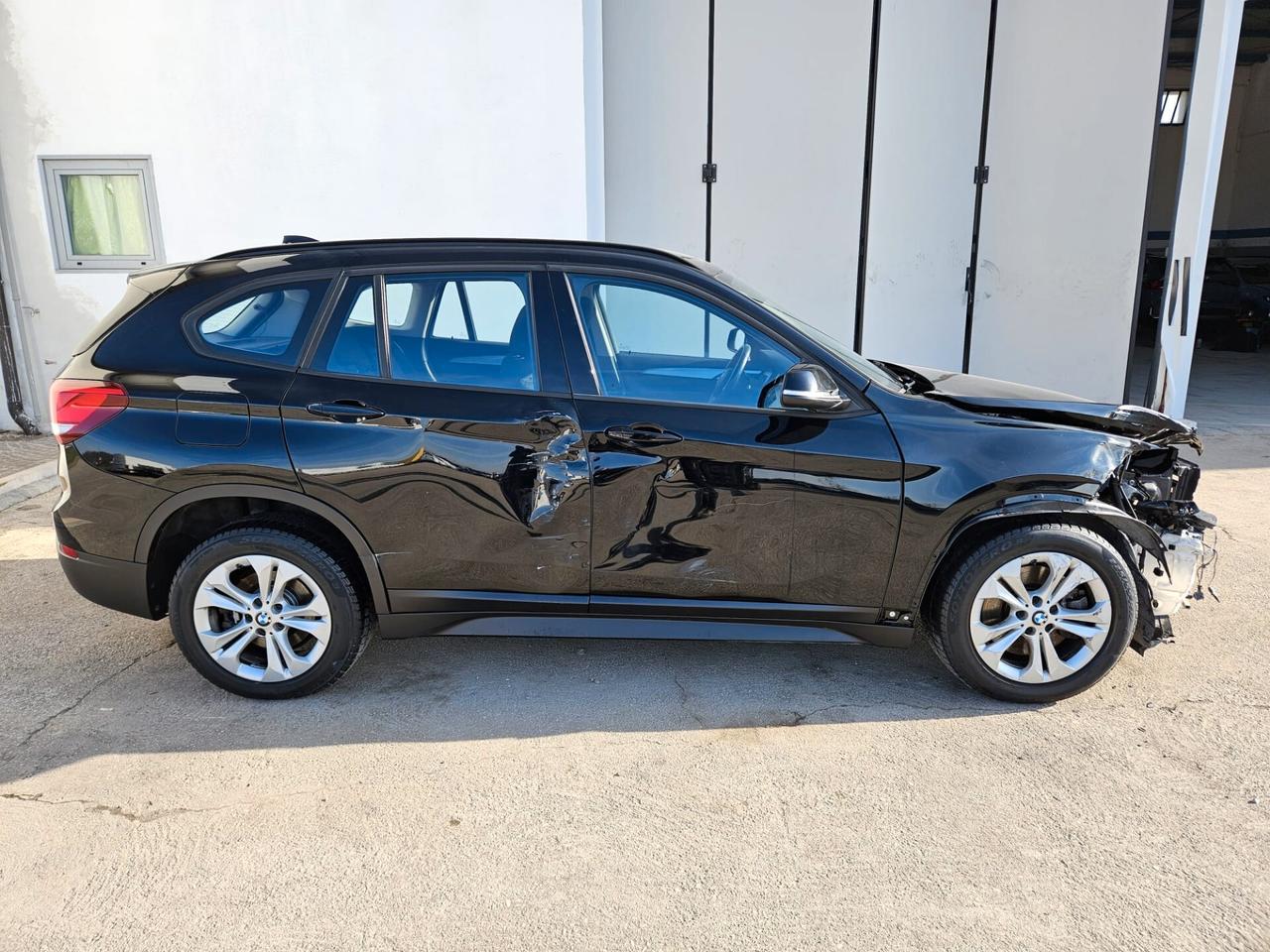BMW X1 xdrive25e START - INCIDENTATA