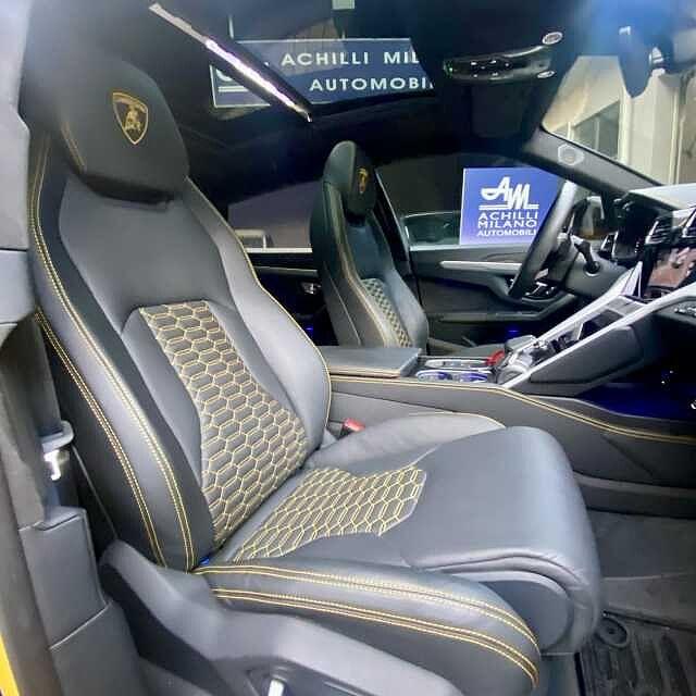 Lamborghini Urus 4.0 AKRAPOVIC FULL CARBO