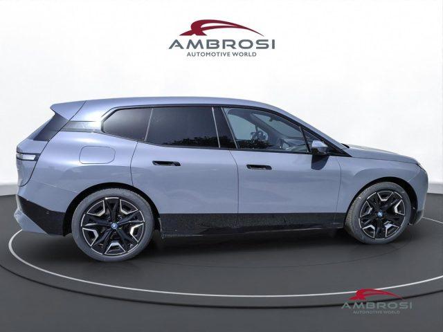 BMW iX xDrive40 Pacchetto Sportivo