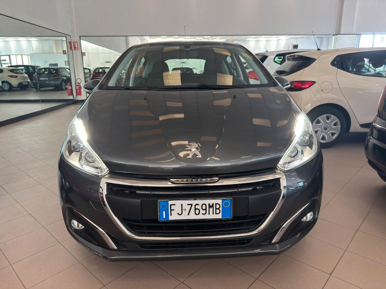 Peugeot 208 PureTech 82 5 porte Allure