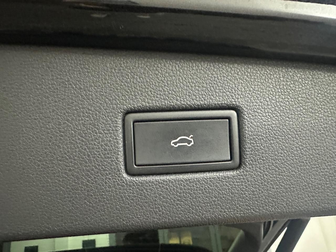 Volkswagen Tiguan 2.0 TDI 150 CV SCR DSG R-Line