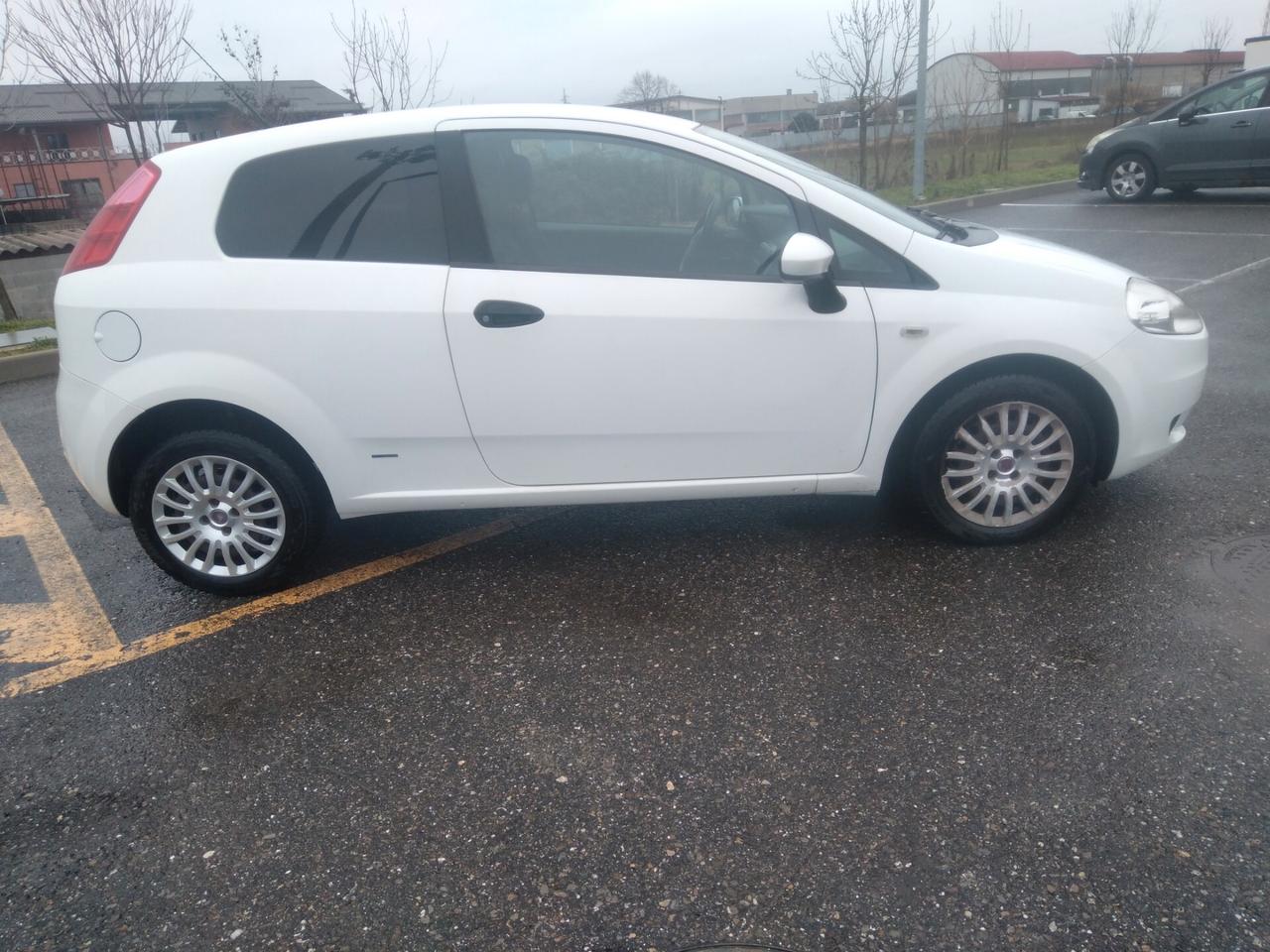 Fiat Grande Punto 1.3 MJT 75 3p.Van Active 2pt x neopatentati