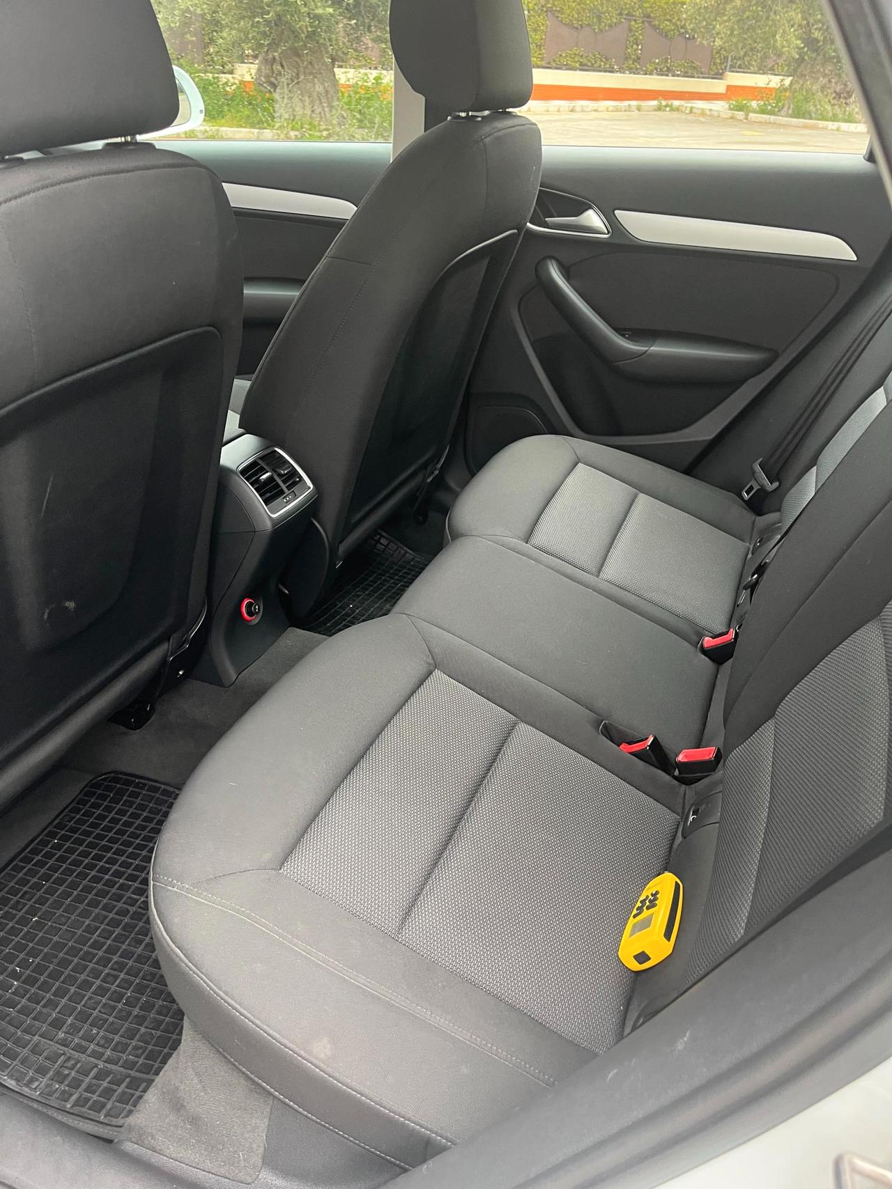 Audi Q3 2.0 tdi Business 150cv s-tronic