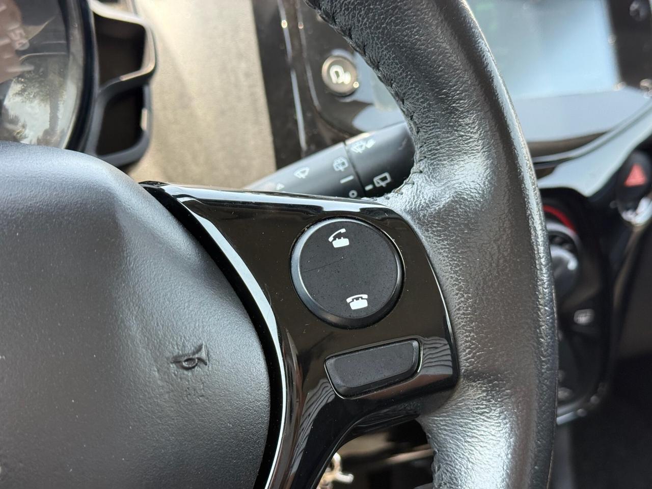 PEUGEOT 108 2018 1.0 VTi 72cv 5 porte Allure