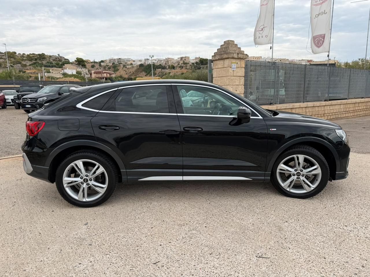 Audi Q3 SPB 35 TDI S tronic Identity Black