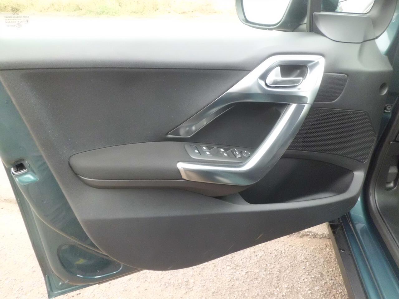Peugeot 2008 BlueHDi 100 Allure