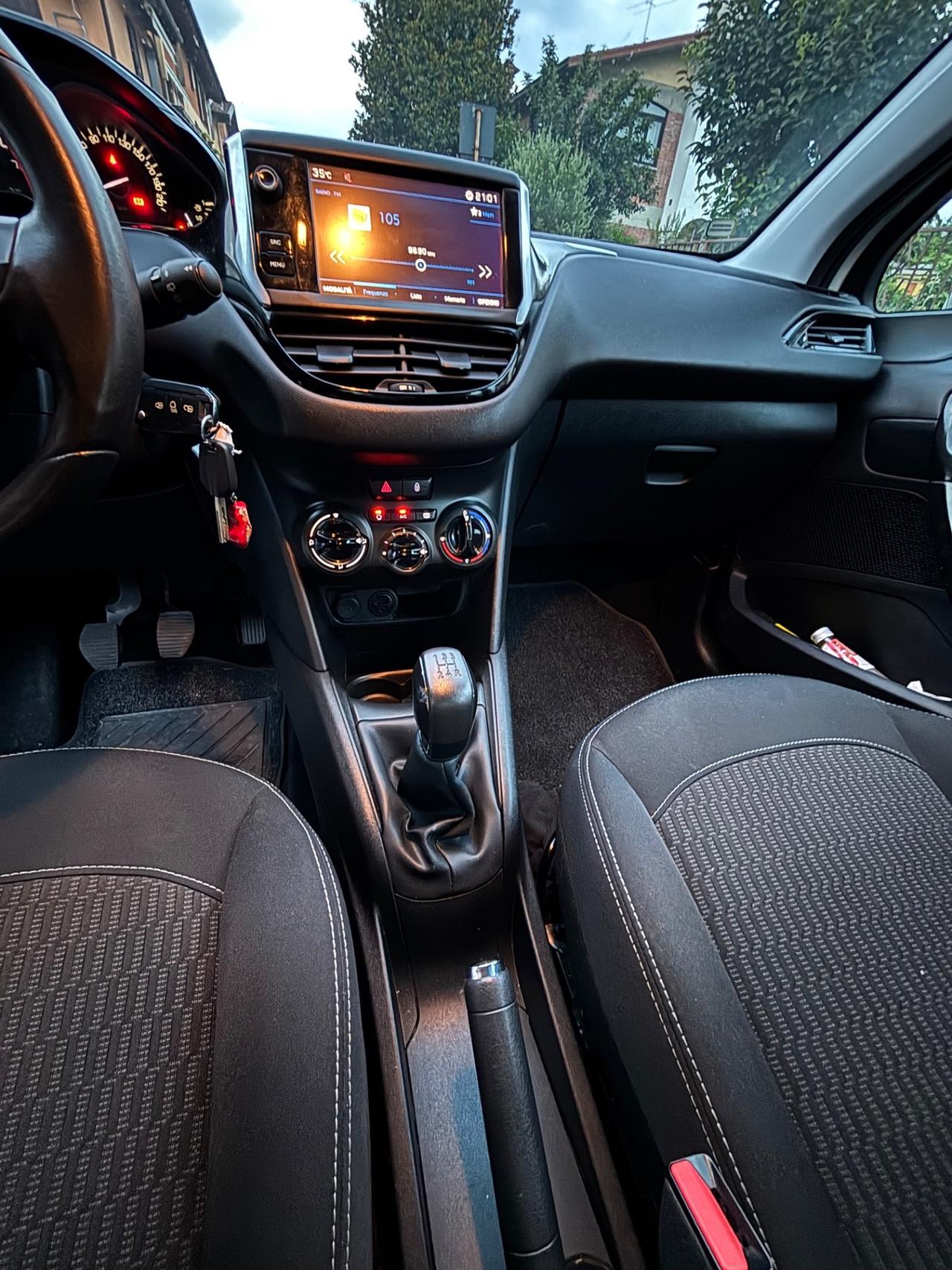 Peugeot 208 PureTech 82 5p. GPL Allure