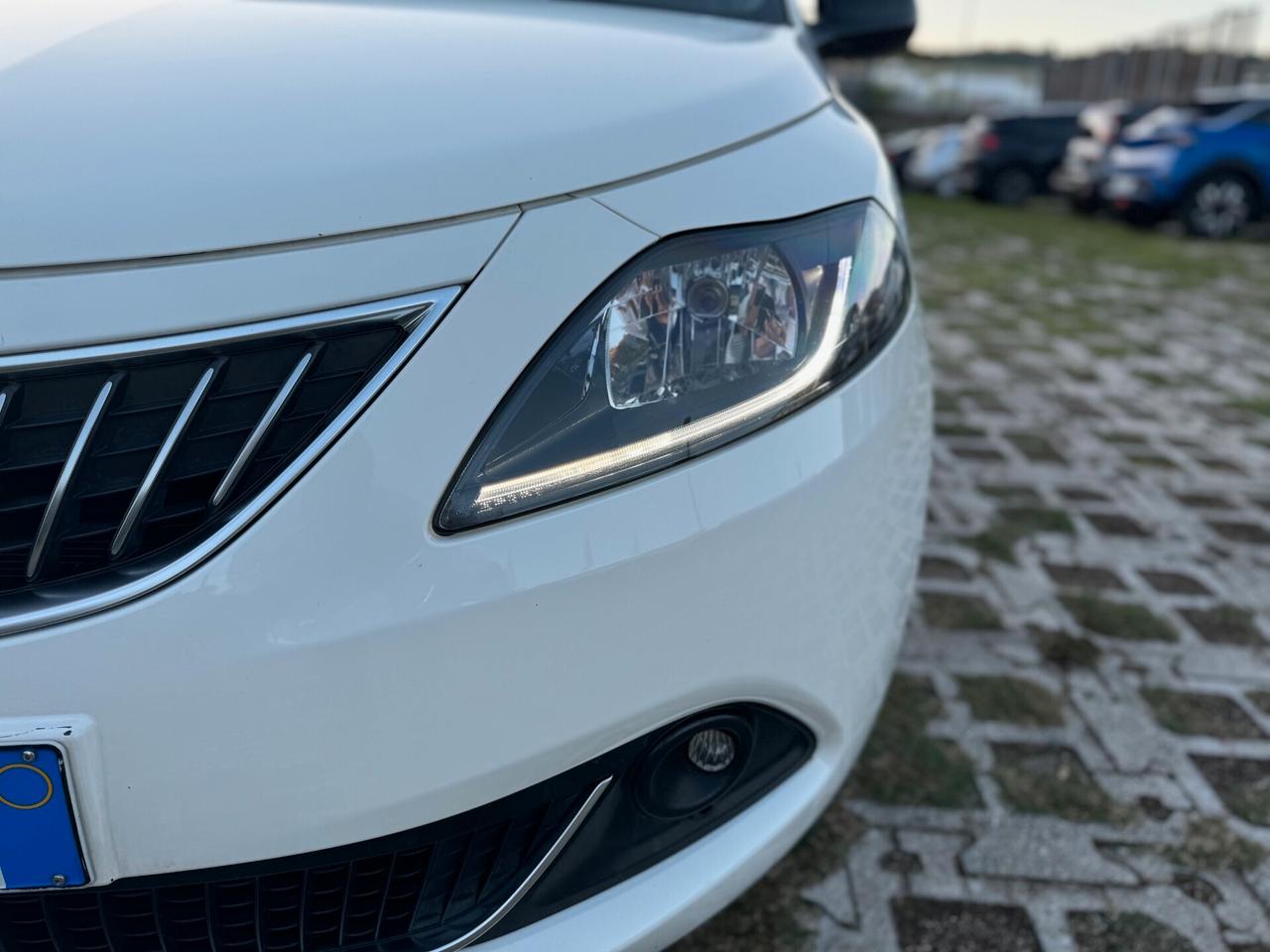 Lancia Ypsilon 1.0cc 70cv Hybrid Ecochic Gold