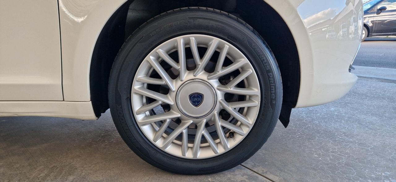 Lancia Ypsilon 1.3 Mjt 95cv 5 porte Platinum