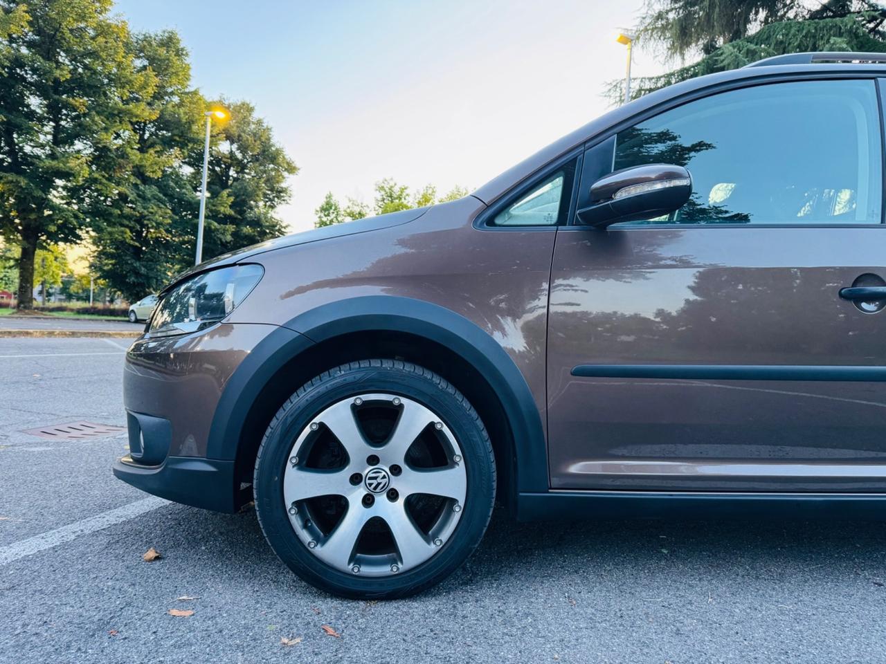 Volkswagen Touran 2.0 TDI 170 CV DSG CROSS 7 Posti