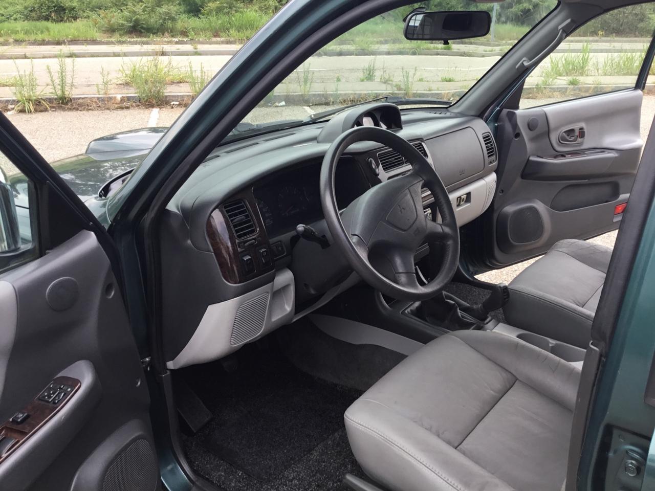 Mitsubishi L200 2.5 TDI 4WD Club Cab Pick-up GLS