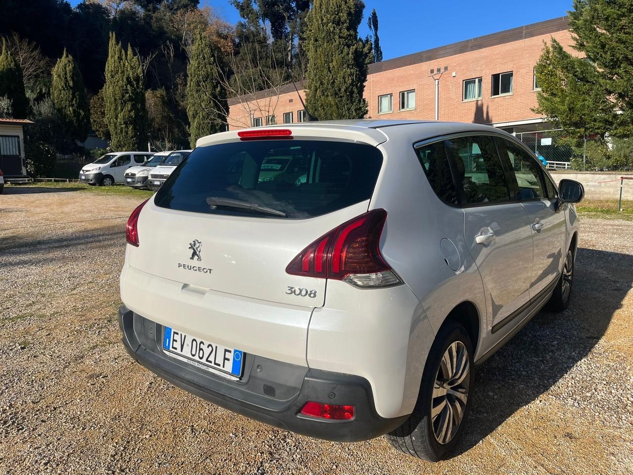 Peugeot 3008 1.6 HDi 115CV Business