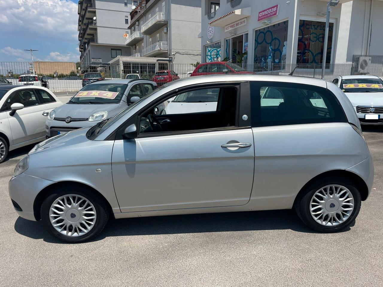 Lancia Ypsilon 1.2 Benzina e GPL