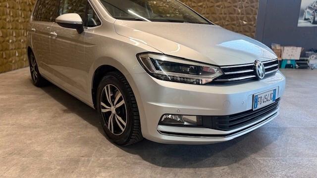 Volkswagen Touran 2.0 TDI 150 CV SCR DSG Executive BlueMotion Tech. 7 POSTI