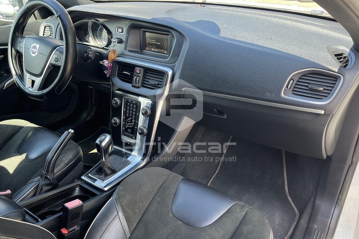 VOLVO V40 D2 R-design Kinetic