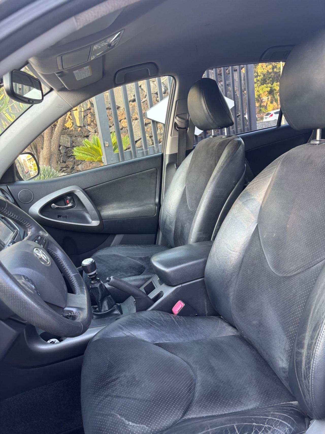 Toyota RAV 4 RAV4 2.2 D-4D 150 CV Lounge 10/2012