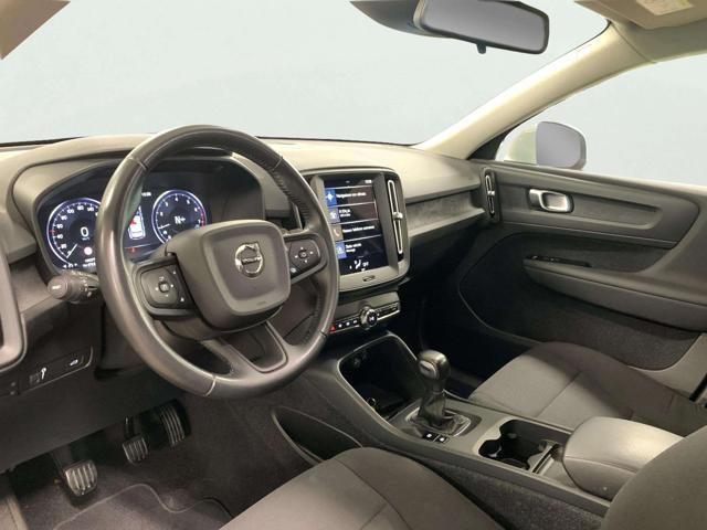 VOLVO XC40 T2 Momentum Core