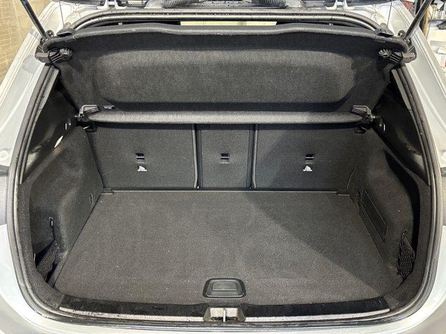MERCEDES-BENZ GLA 180 d Automatic Premium