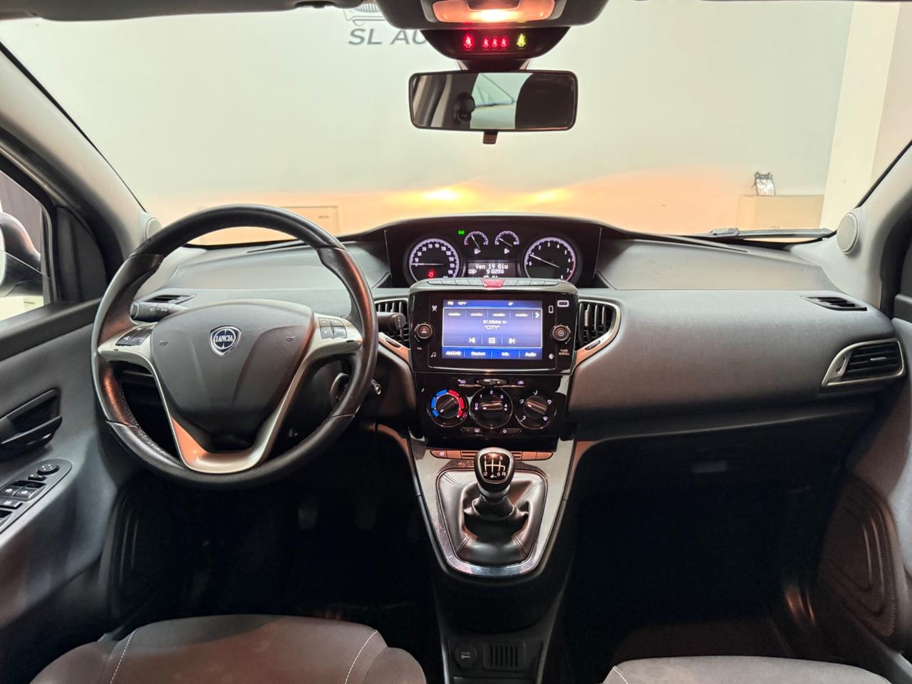 Lancia Ypsilon 1.0 FireFly 5 porte S&S Hybrid Ecochic Gold