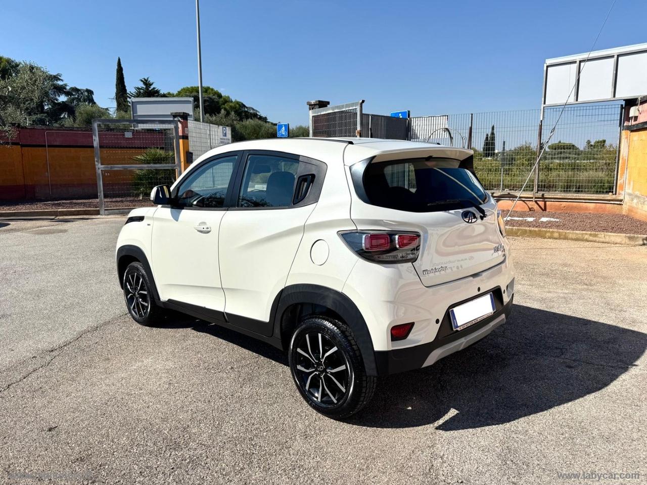 MAHINDRA KUV100 1.2 VVT K8