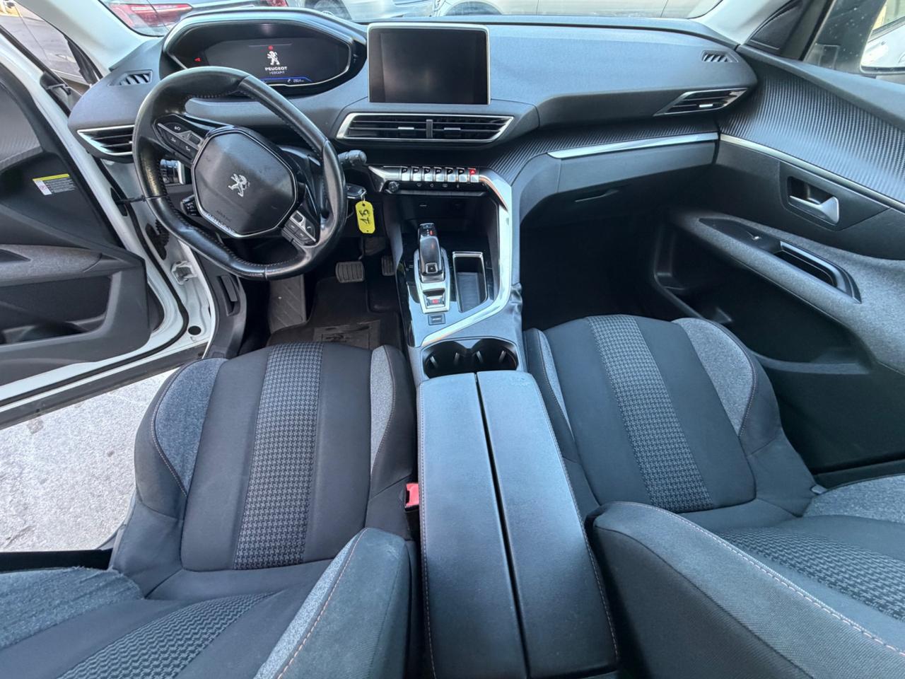 Peugeot 5008 BlueHDi 130 EAT8 Business 7 posti