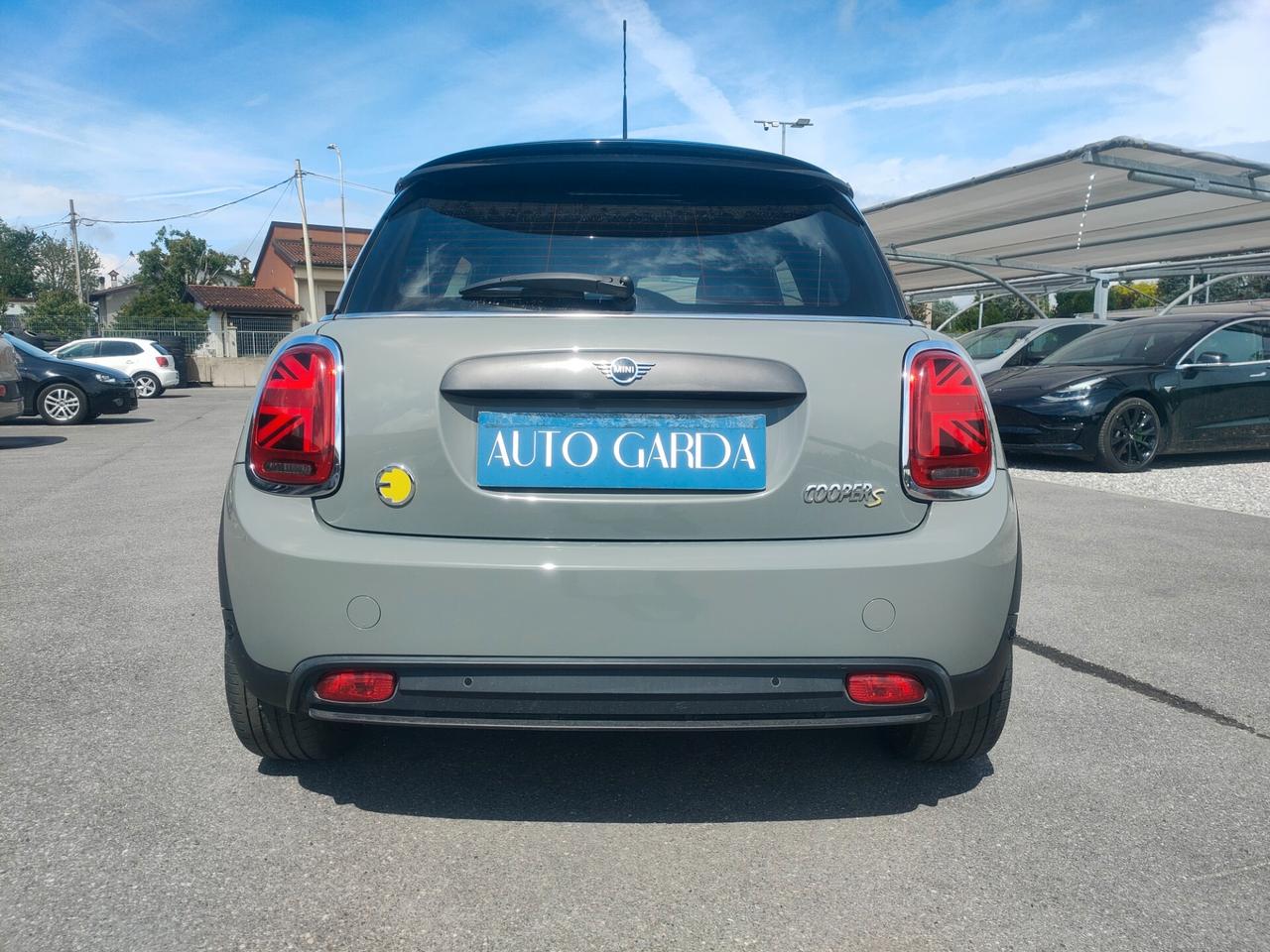 Mini Full Electric Cooper SE NEOPATENTATI