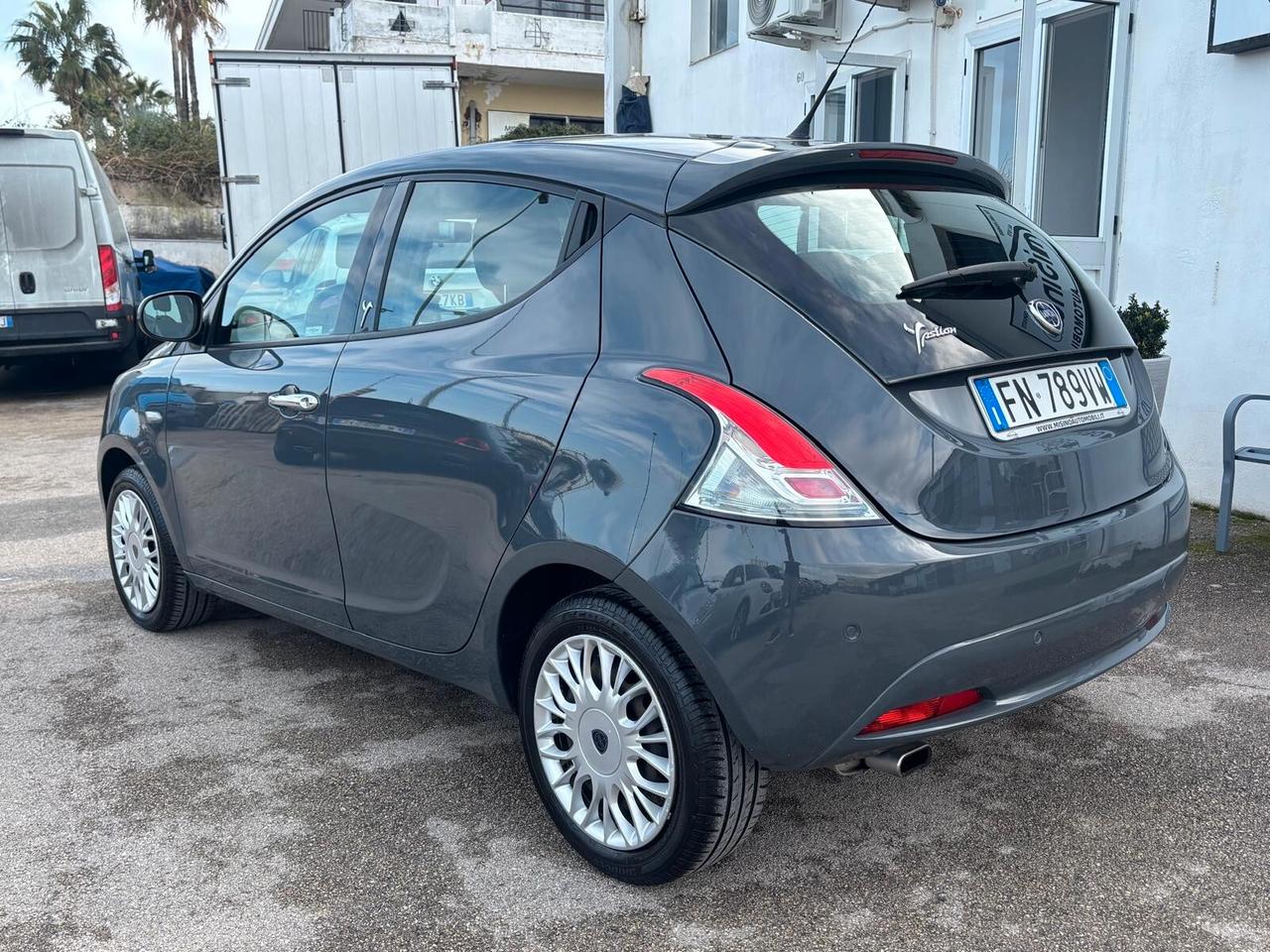 Lancia Ypsilon 1.2 69 CV 5 porte Gold
