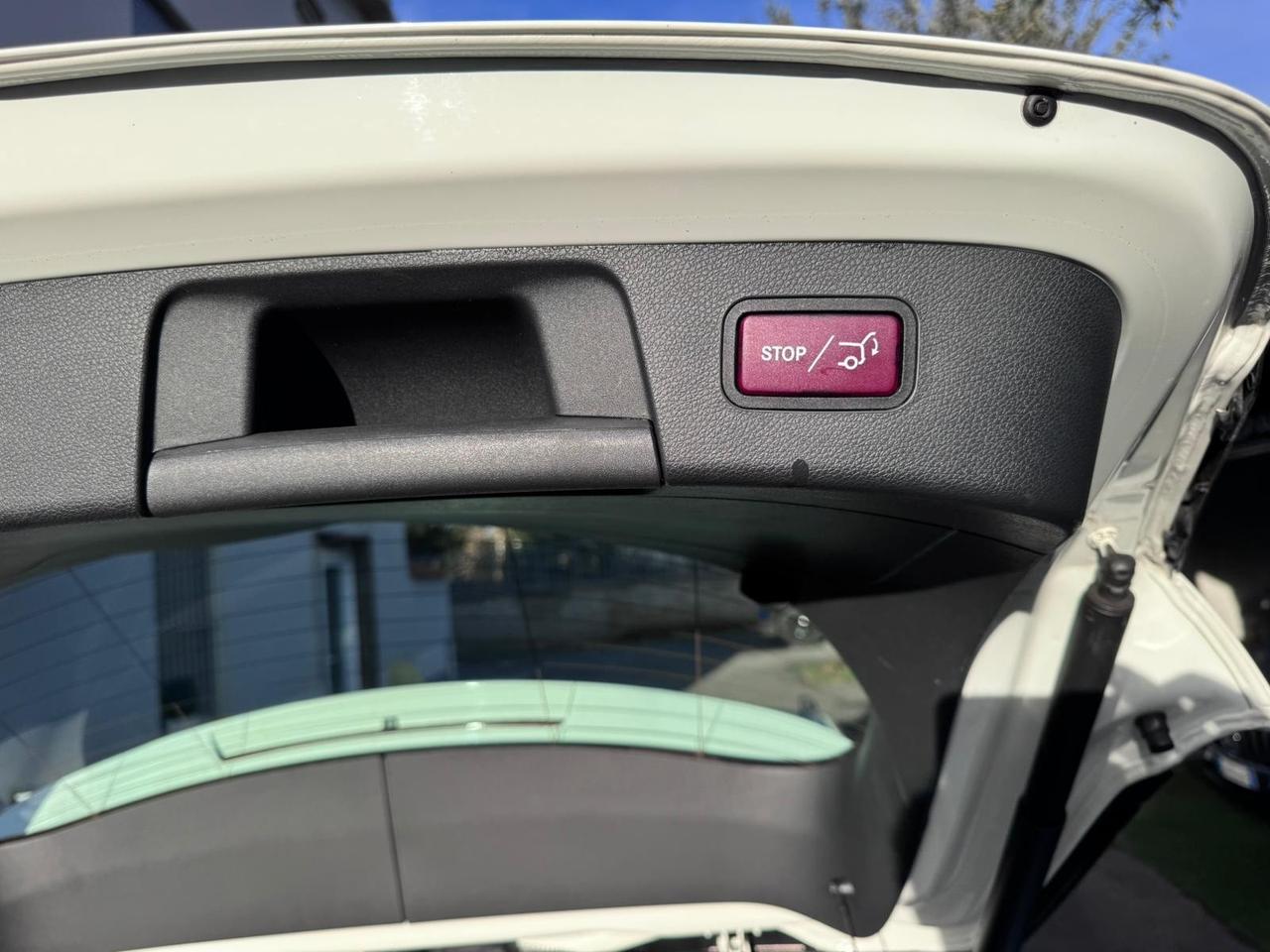 Mercedes-benz GLA 220 d Automatic -PREMIUM AMG-GARANTITA-2017